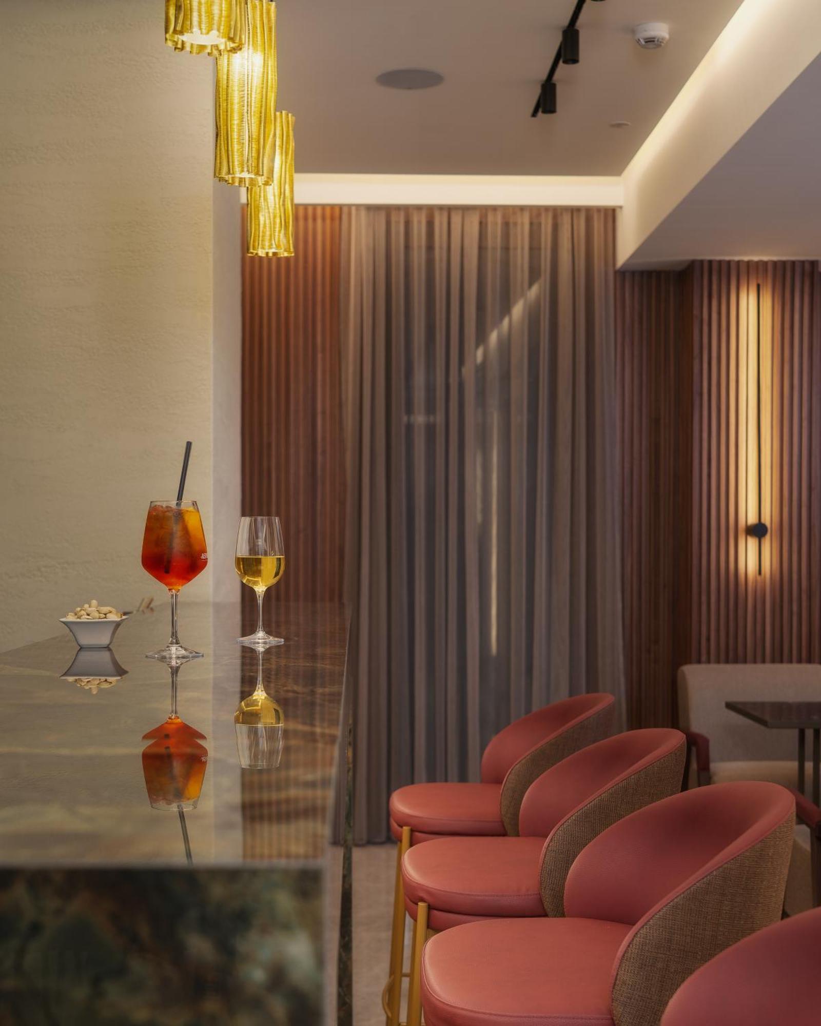 Hotel Mozart Milan Exterior photo
