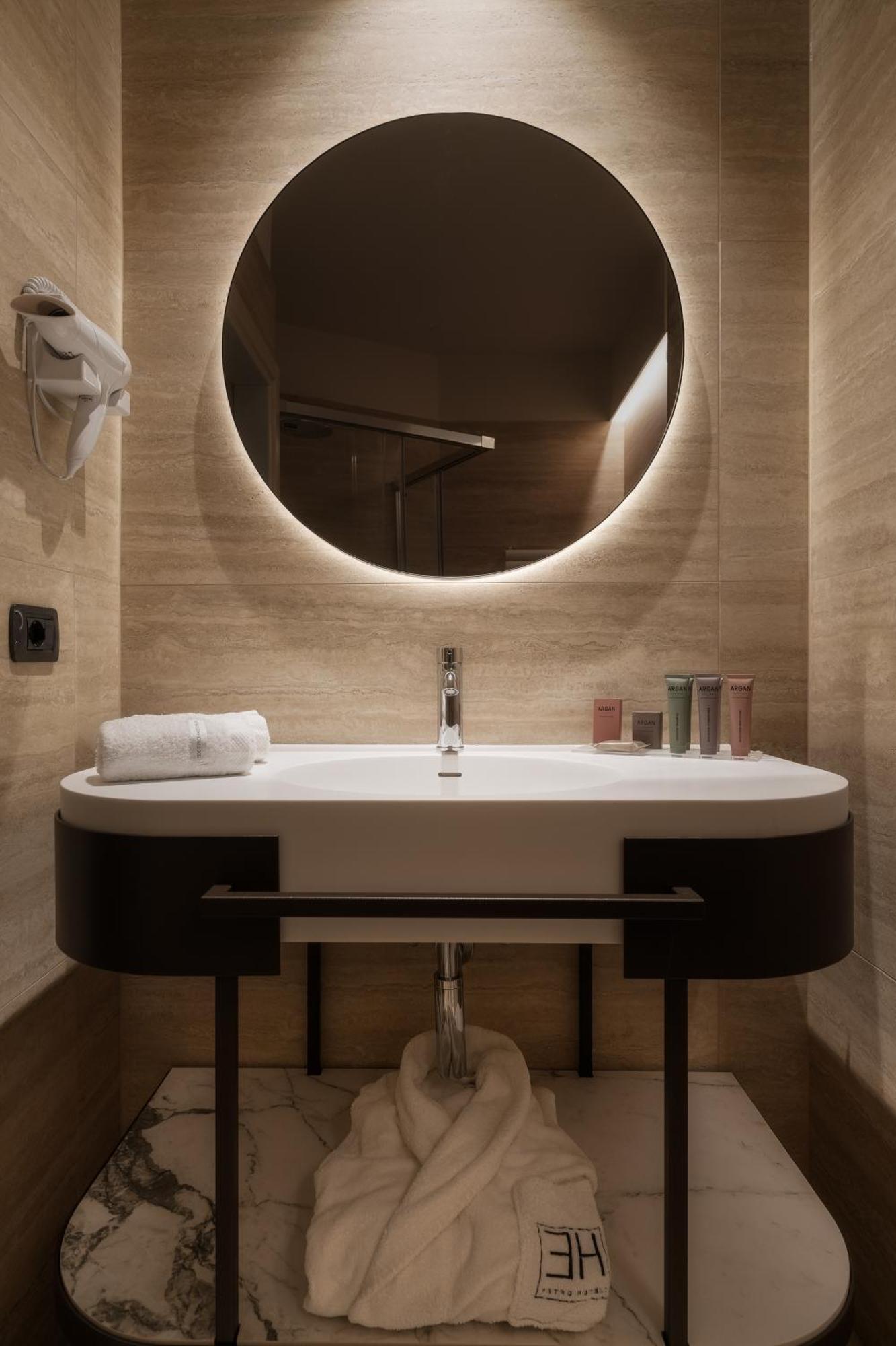 Hotel Mozart Milan Exterior photo