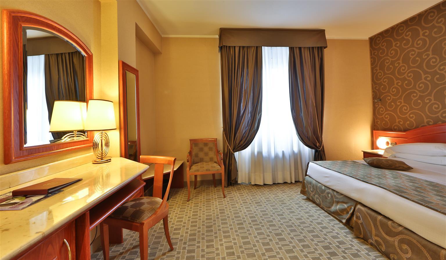 Hotel Mozart Milan Exterior photo
