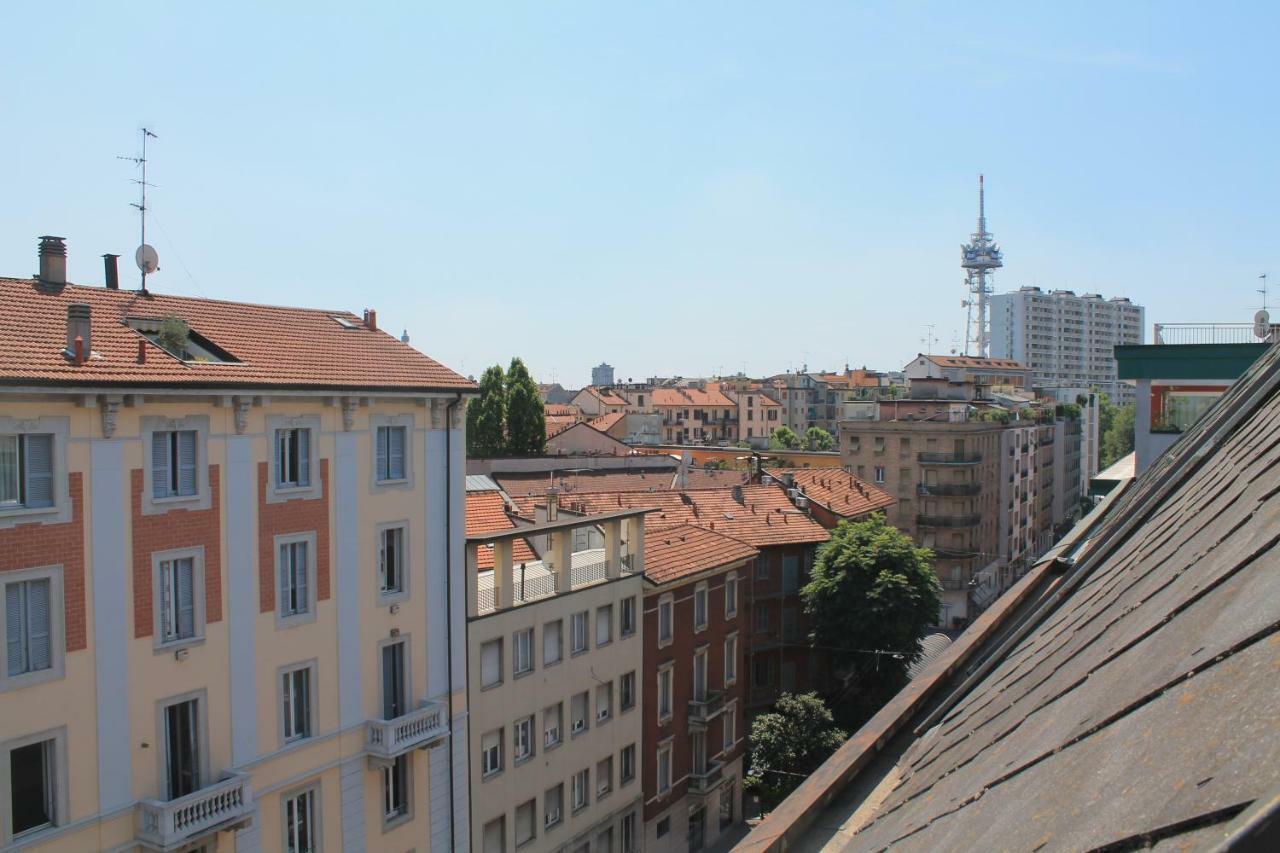 Hotel Mozart Milan Exterior photo