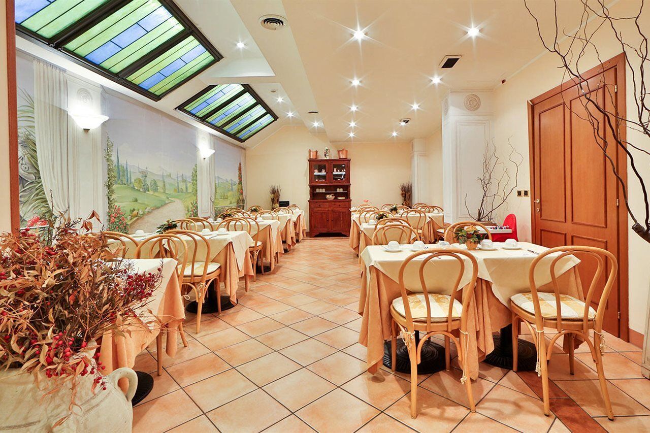 Hotel Mozart Milan Exterior photo